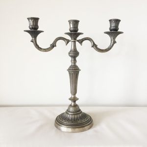Paire de grands bougeoirs 3 branches cannelés