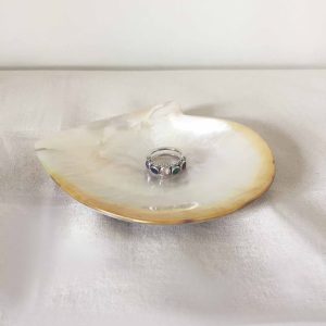Coupelle à alliances nacre